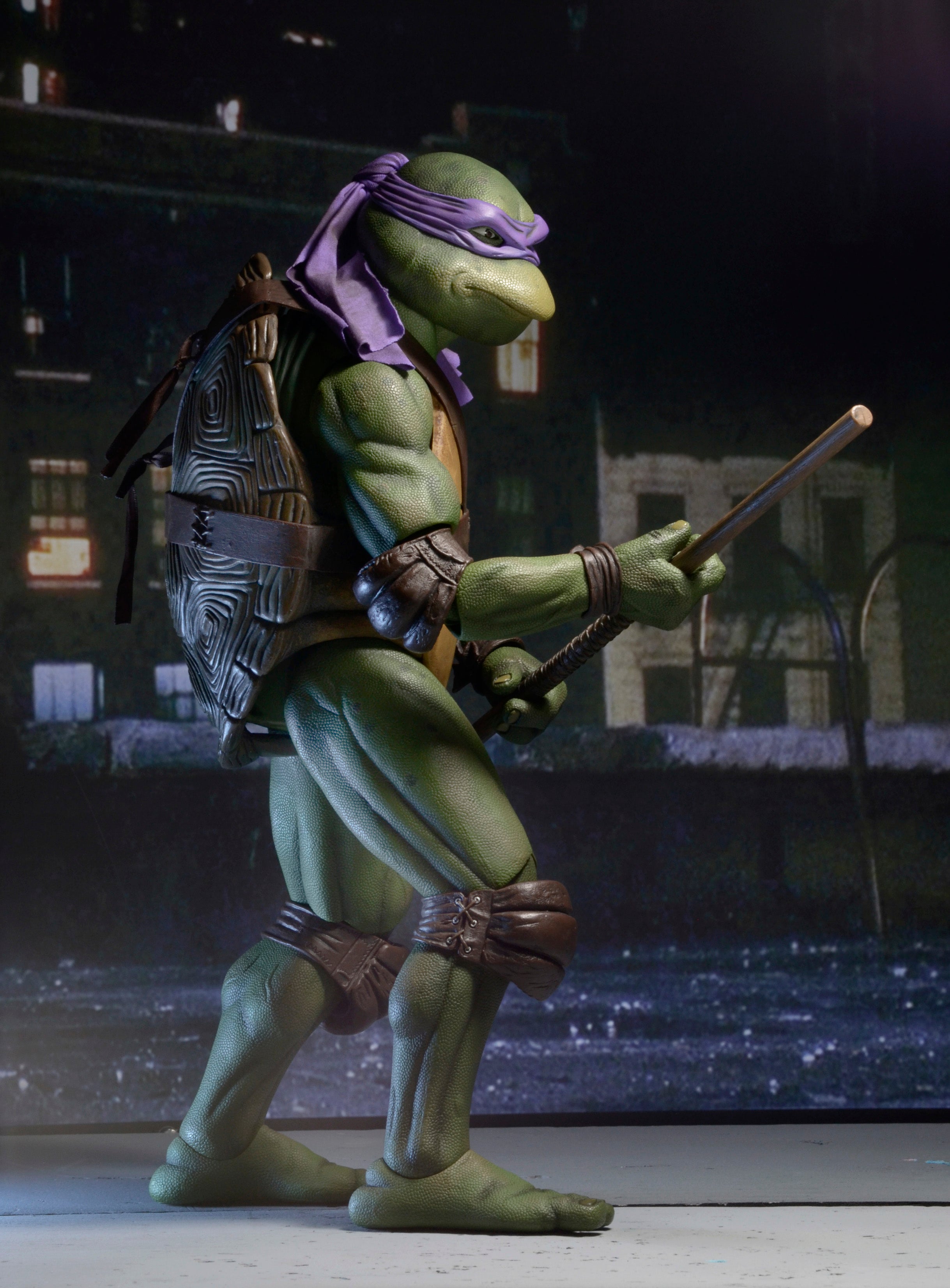 PRE-ORDER NECA - 16.5-inch Action Figure - TMNT(1990 Movie) – Donatello 1/4 [July 2024 Release]