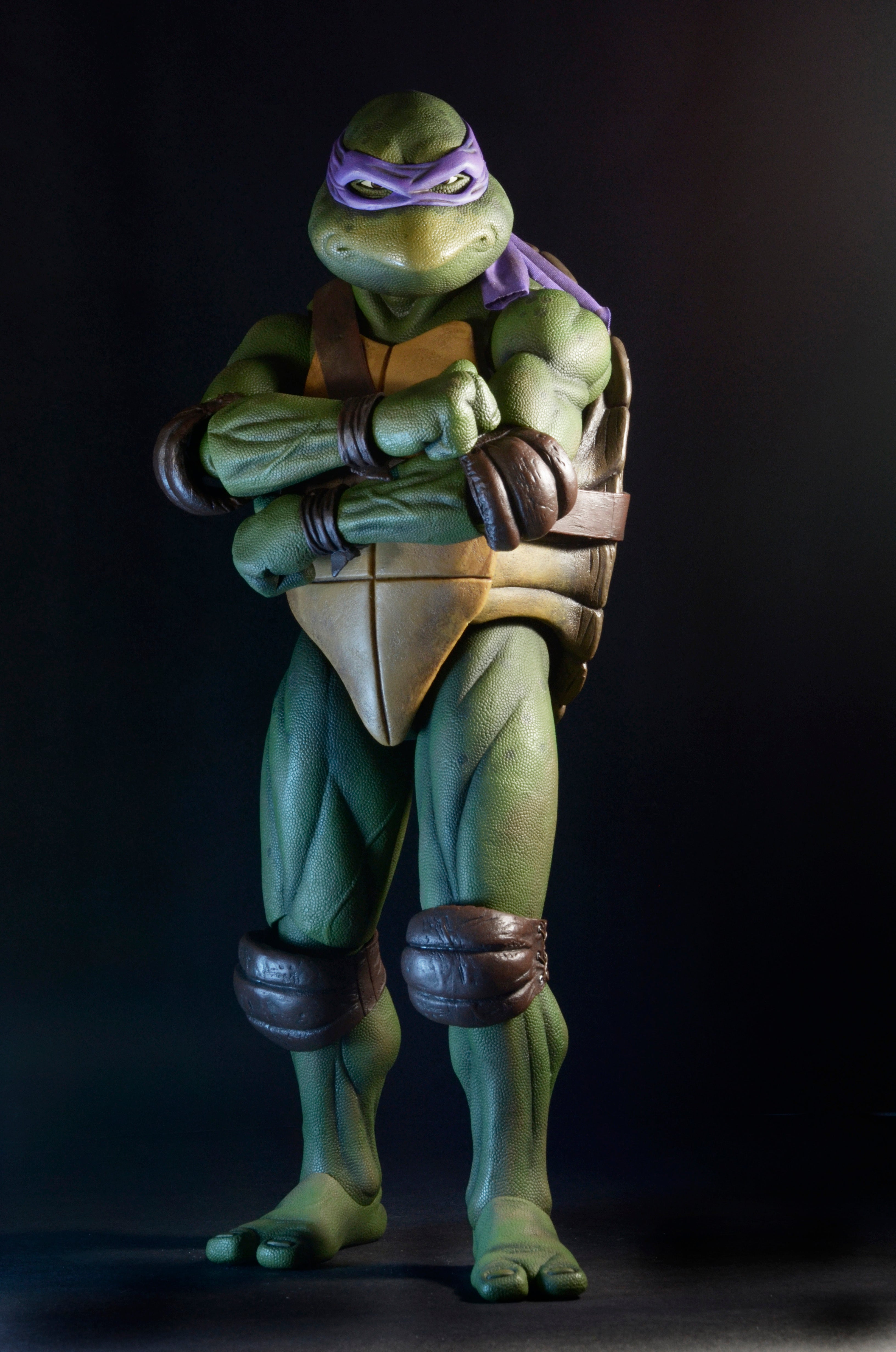 PRE-ORDER NECA - 16.5-inch Action Figure - TMNT(1990 Movie) – Donatello 1/4 [July 2024 Release]