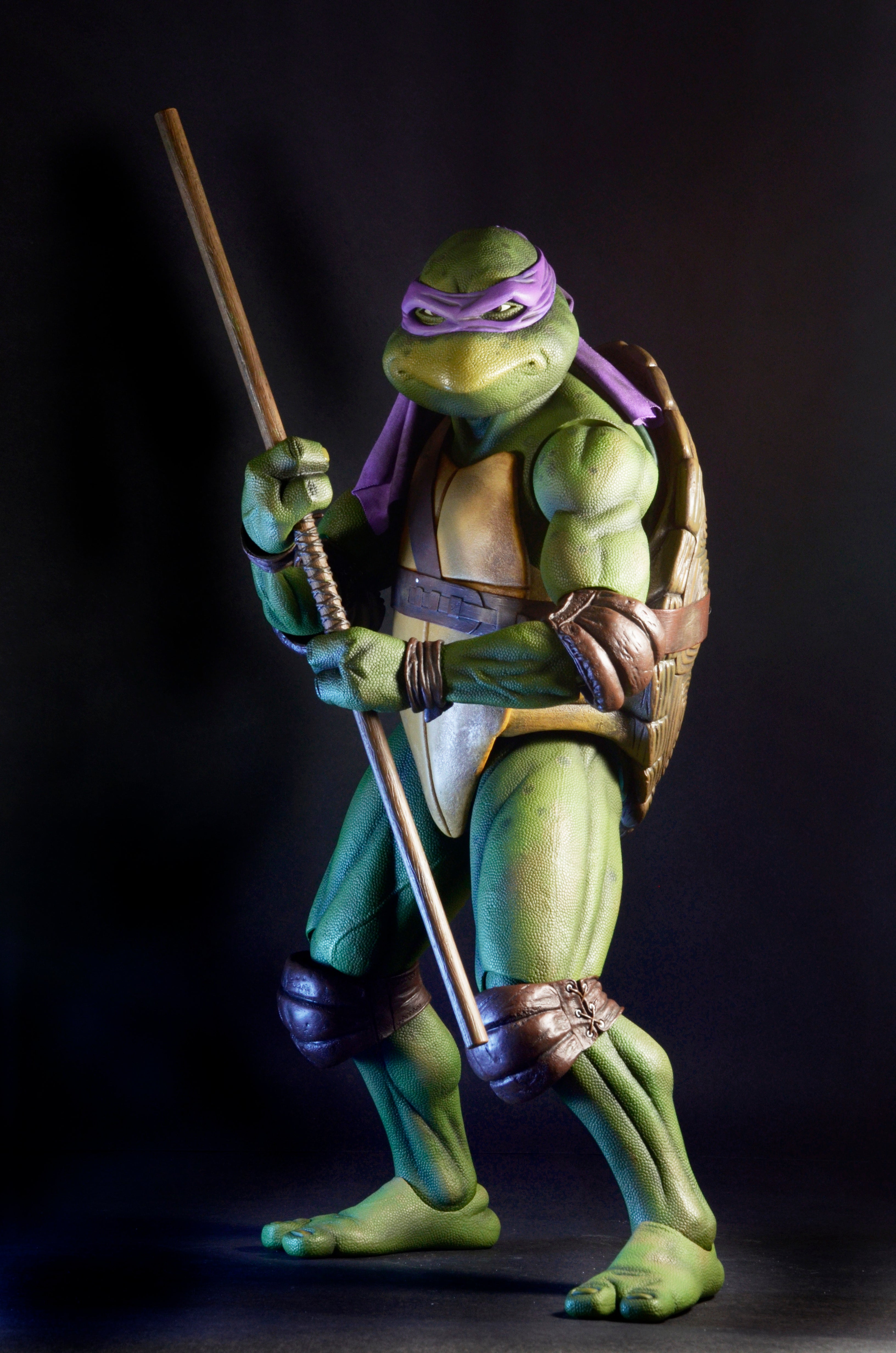 PRE-ORDER NECA - 16.5-inch Action Figure - TMNT(1990 Movie) – Donatello 1/4 [July 2024 Release]