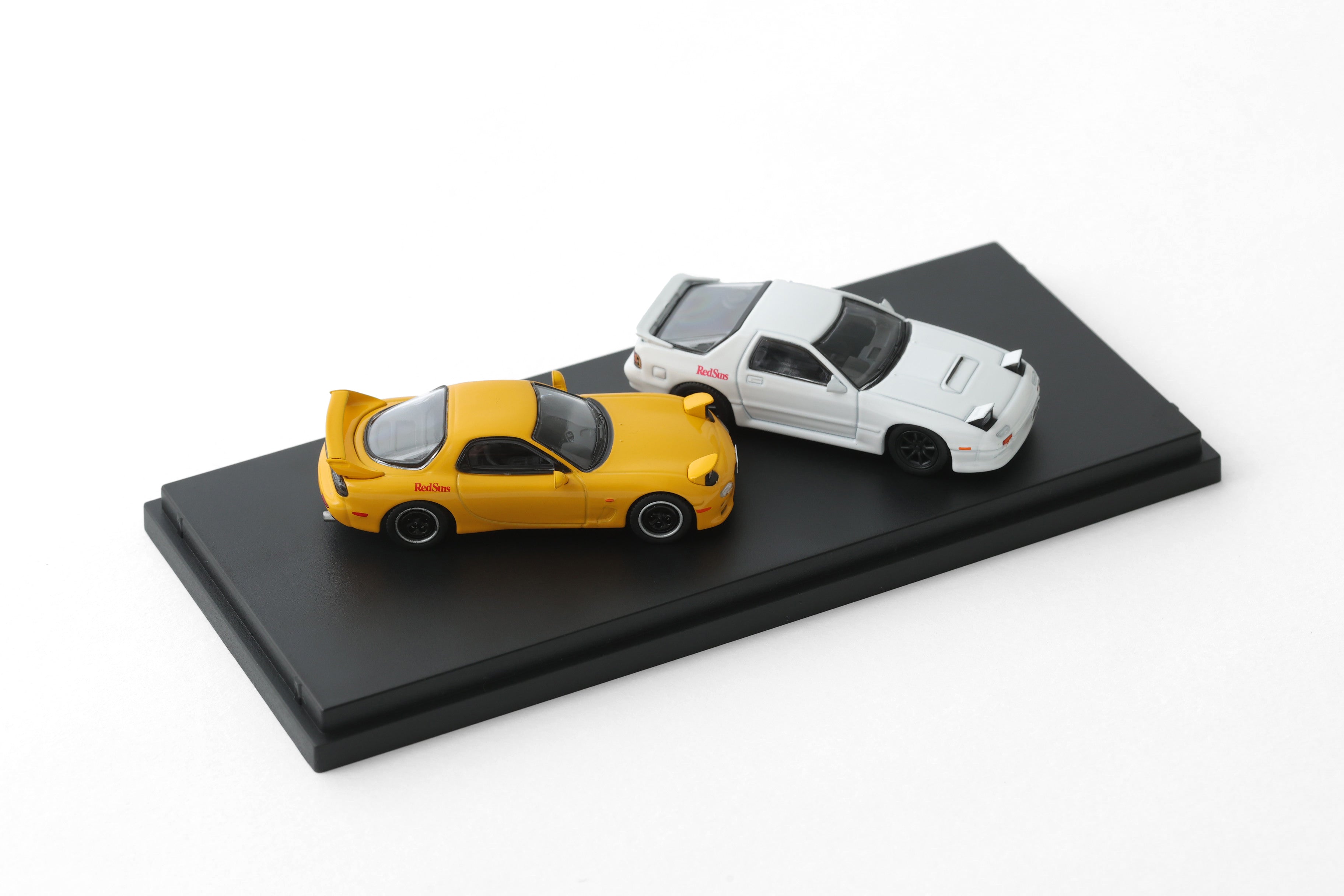 BACK-ORDER MAZDA - Initial D - Mazda RX-7 FC and Mazda RX-7 FD Model Car 2-Piece Set 1/64 [JP]