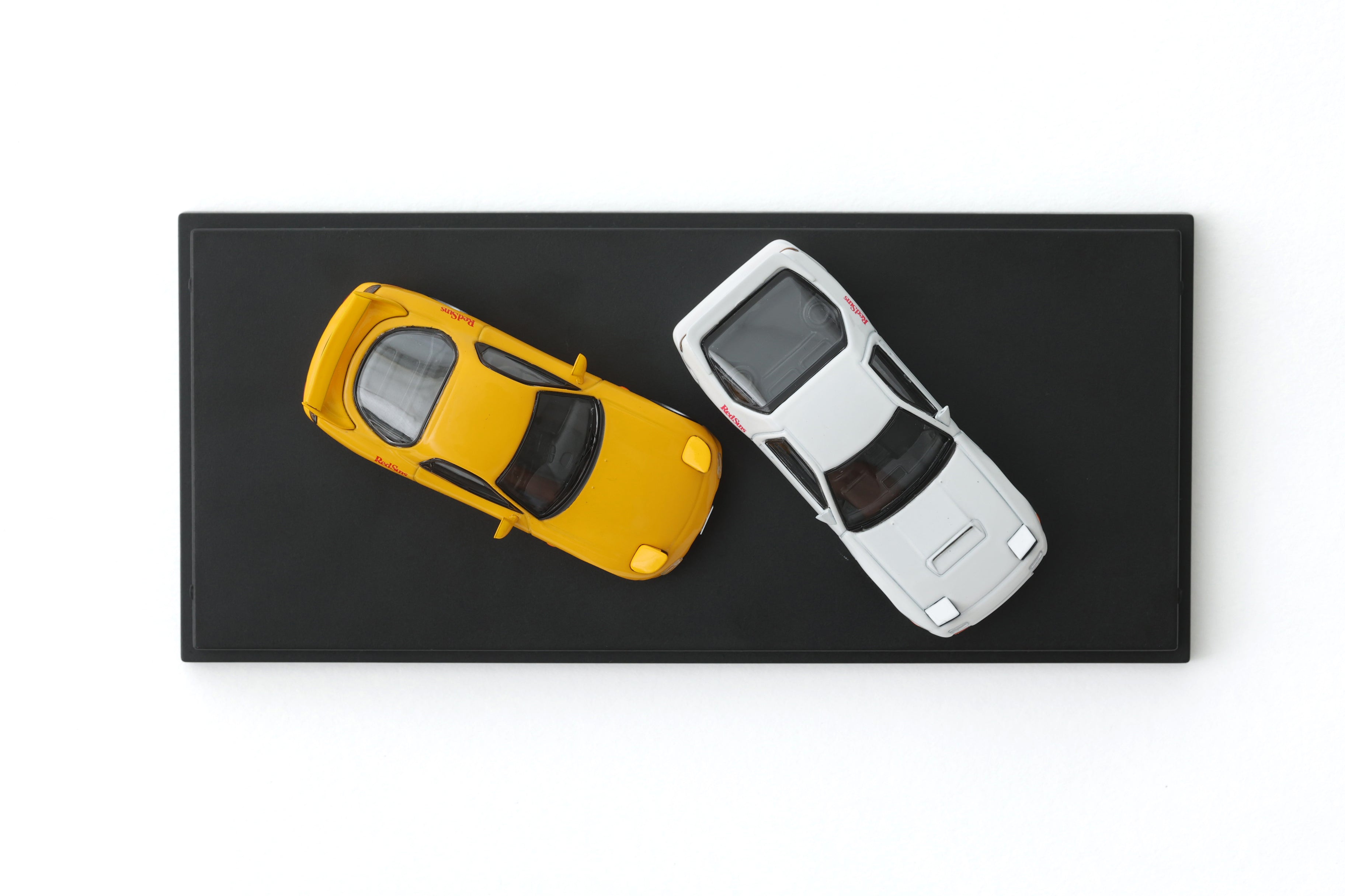 BACK-ORDER MAZDA - Initial D - Mazda RX-7 FC and Mazda RX-7 FD Model Car 2-Piece Set 1/64 [JP]