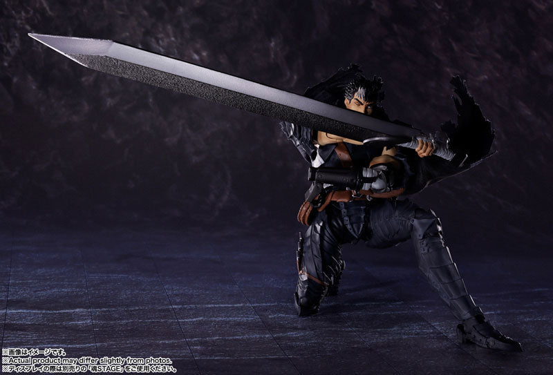 IN-STOCK Bandai - S.H.Figuarts - Berserk - Guts: Berserker Armor [JP]