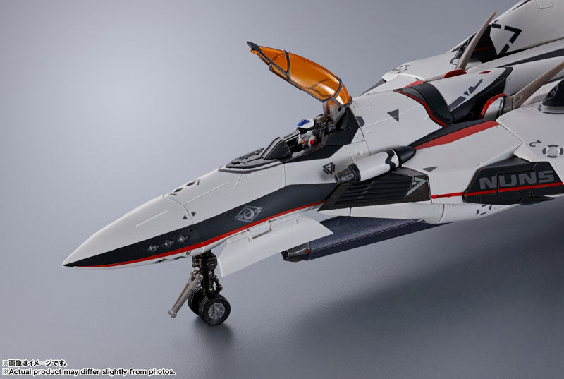 PRE-ORDER Bandai - DX Chogokin - Macross Frontier - VF-171EX Armed Nightmare Plus EX: Alto Saotome Use: Revival Ver.