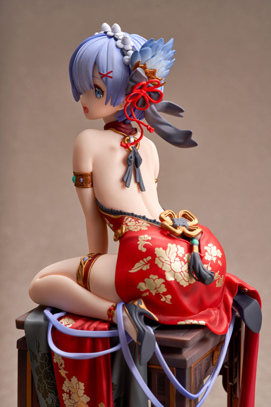 PRE-ORDER Kadokawa - Re:ZERO -Starting Life in Another World- - Rem: Graceful Beauty 2024 New Year Ver. 1/7
