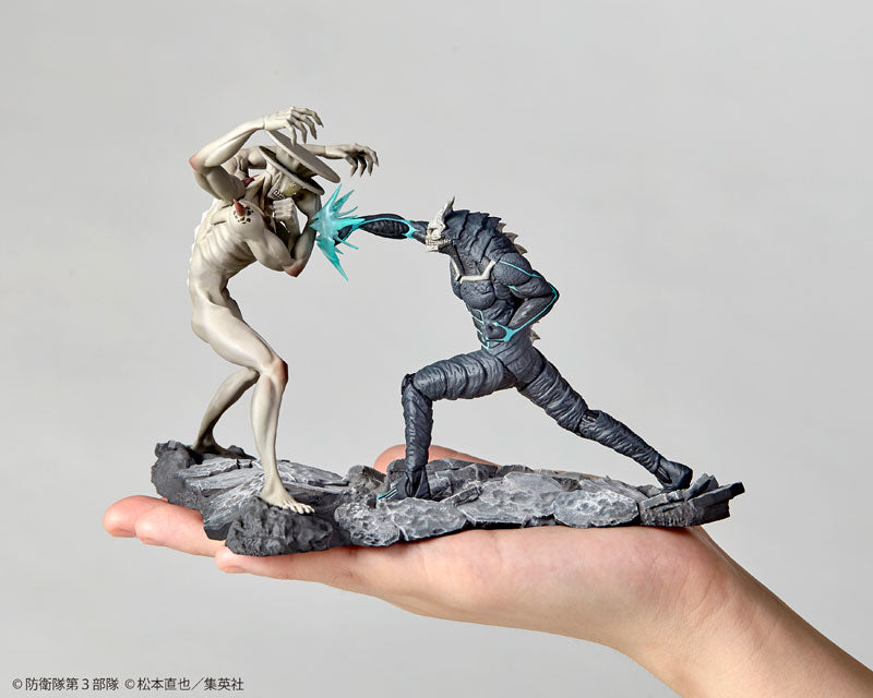 PRE-ORDER Kaiyodo - Kaiju No. 8 - Kaiju No. 8 vs Kaiju No. 9 1/18