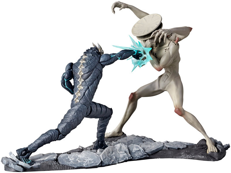 PRE-ORDER Kaiyodo - Kaiju No. 8 - Kaiju No. 8 vs Kaiju No. 9 1/18
