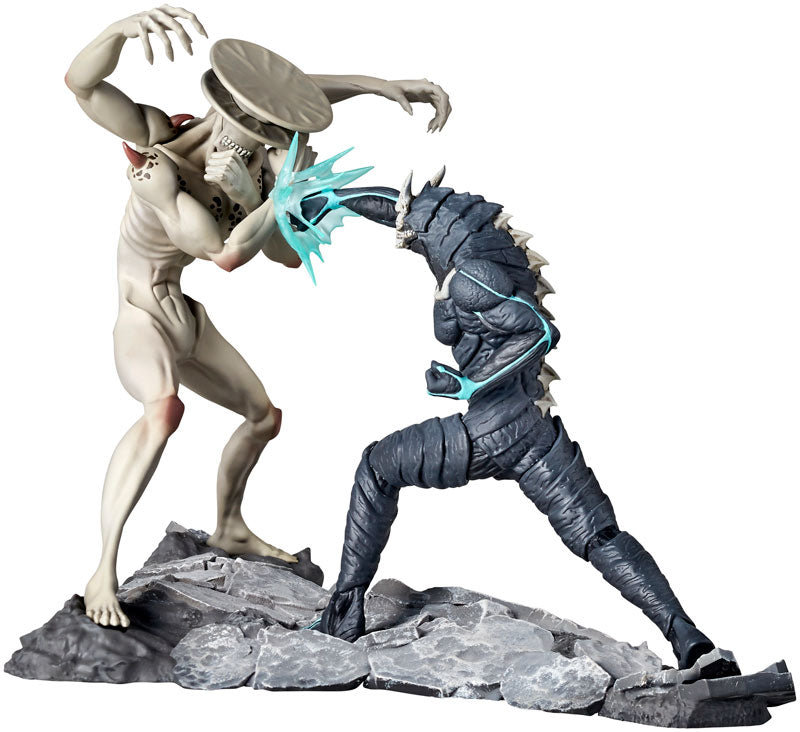 PRE-ORDER Kaiyodo - Kaiju No. 8 - Kaiju No. 8 vs Kaiju No. 9 1/18