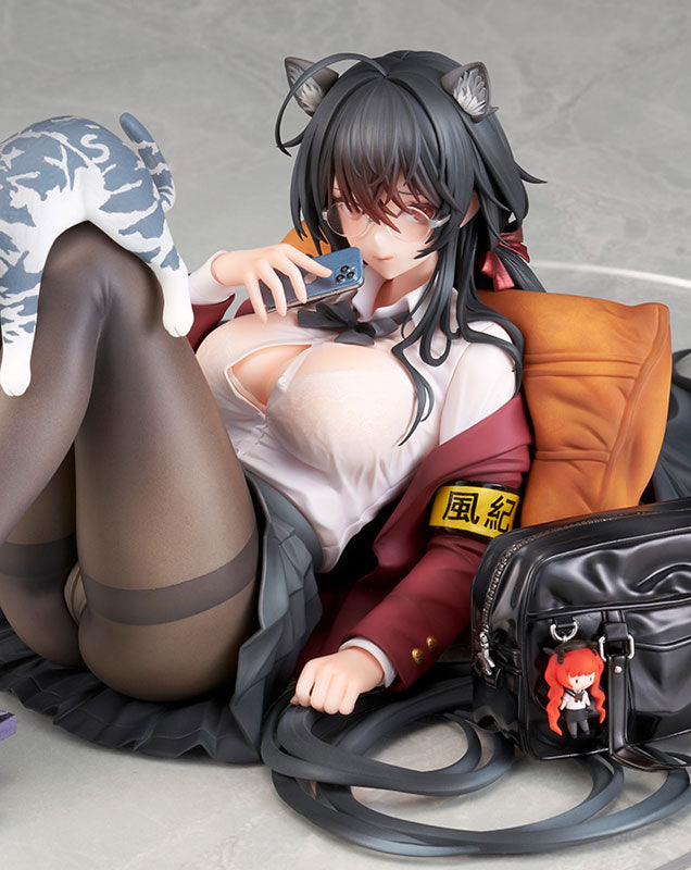 PRE-ORDER Alter - Azur Lane - Taihou: Sweet Time After School Ver. 1/7