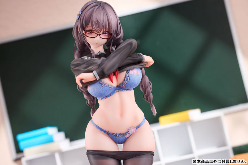 PRE-ORDER Uya - Fujiko Original Work - Girl with Glasses Who Don't Want To Take PE Class 1/6