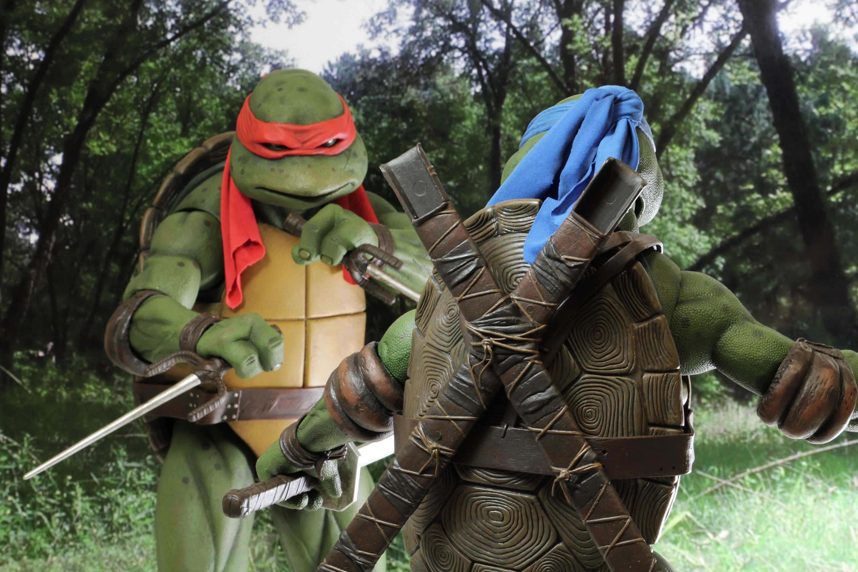 PRE-ORDER NECA - 16.5-inch Action Figure - TMNT(1990 Movie) – Leonardo 1/4 [July 2024 Release]