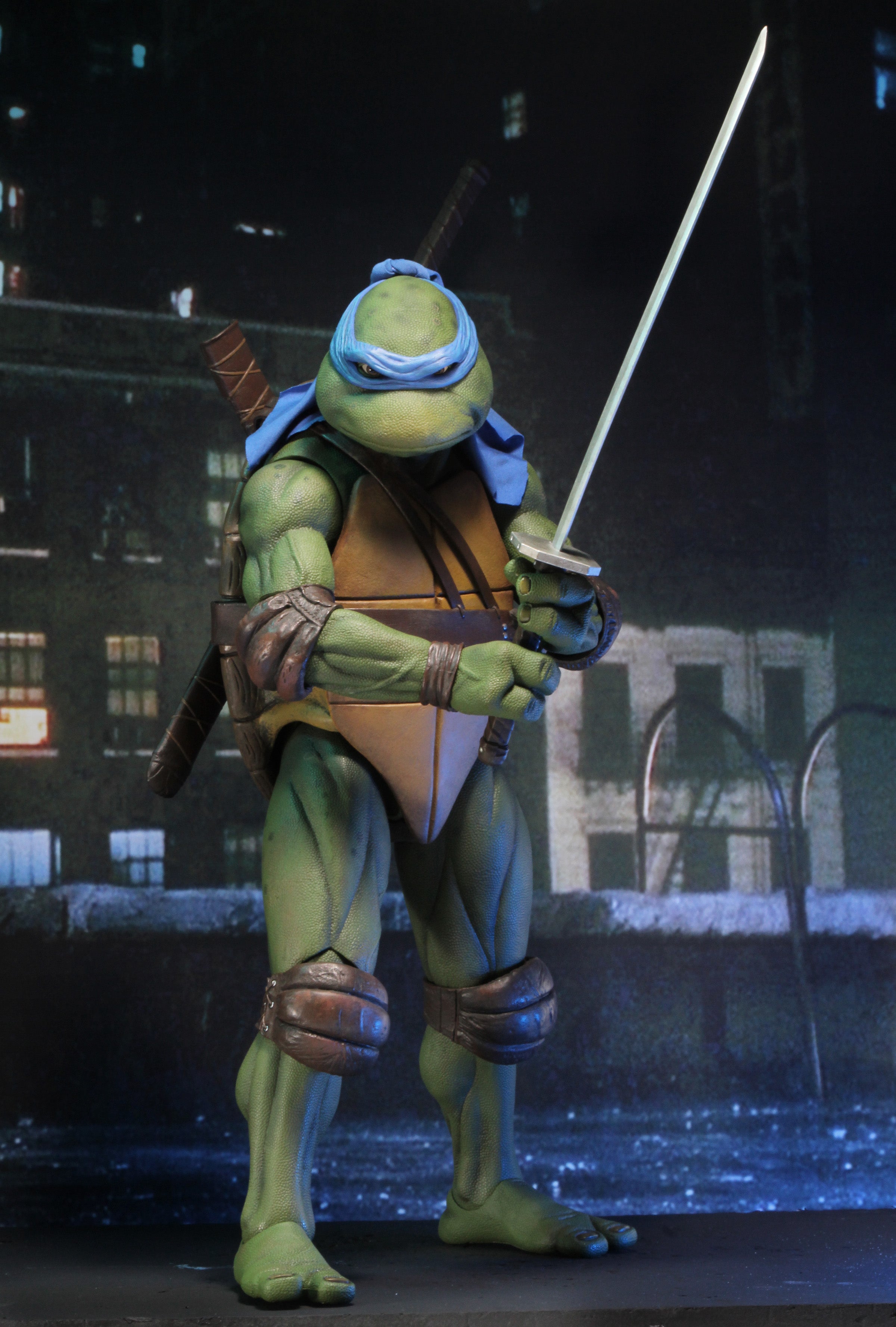 PRE-ORDER NECA - 16.5-inch Action Figure - TMNT(1990 Movie) – Leonardo 1/4 [July 2024 Release]