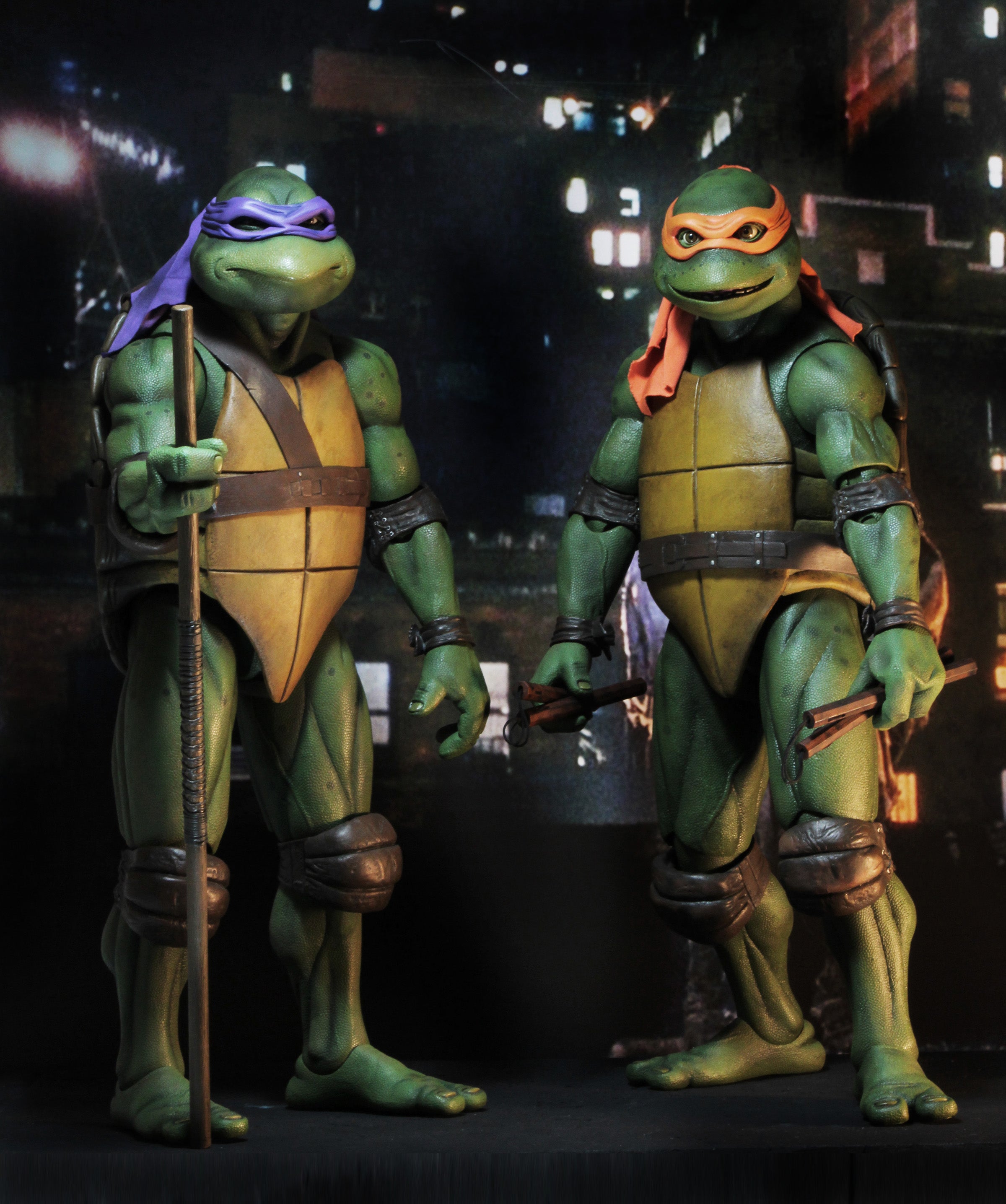 PRE-ORDER NECA - 16.5-inch Action Figure - TMNT(1990 Movie) – Michelangelo 1/4 [July 2024 Release]