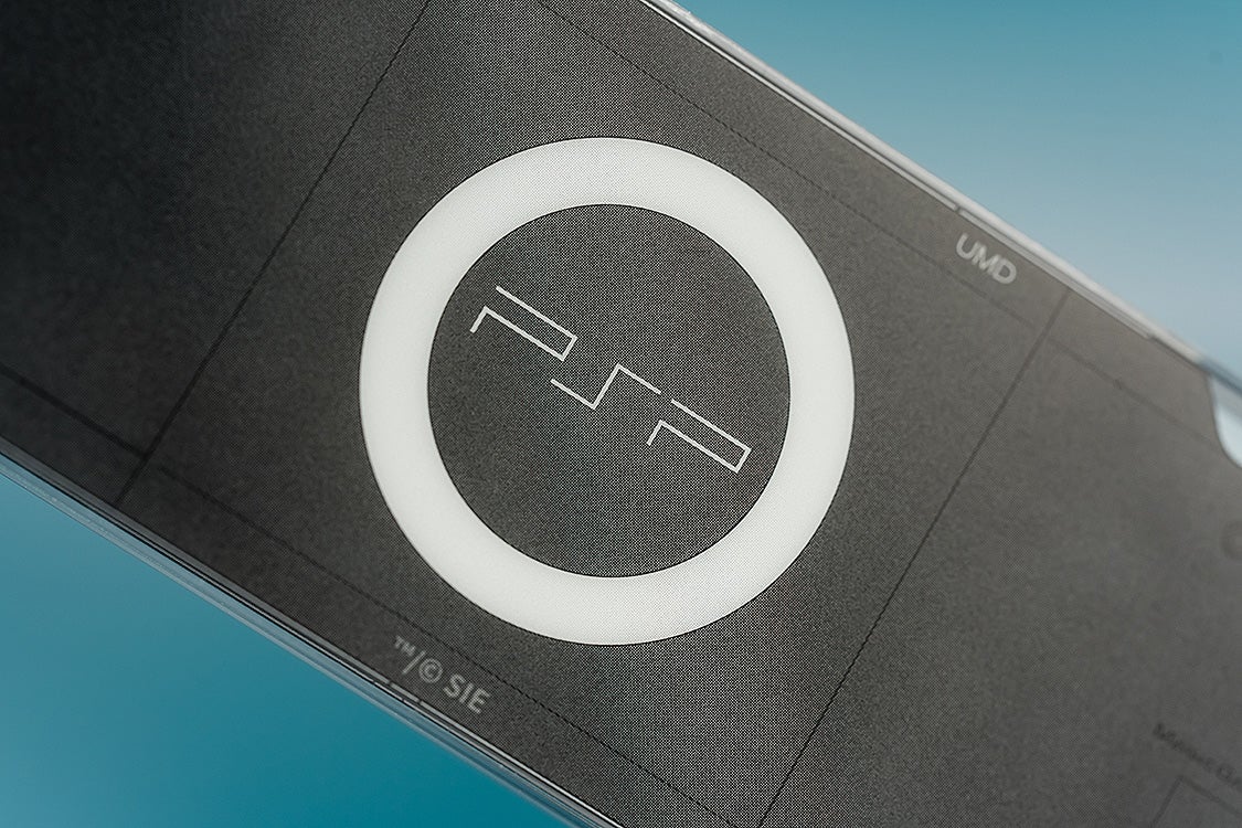 PRE-ORDER Good Smile Company - PSP™ (PlayStation™Portable) Rattle Acrylic Keychain: Black Ver.
