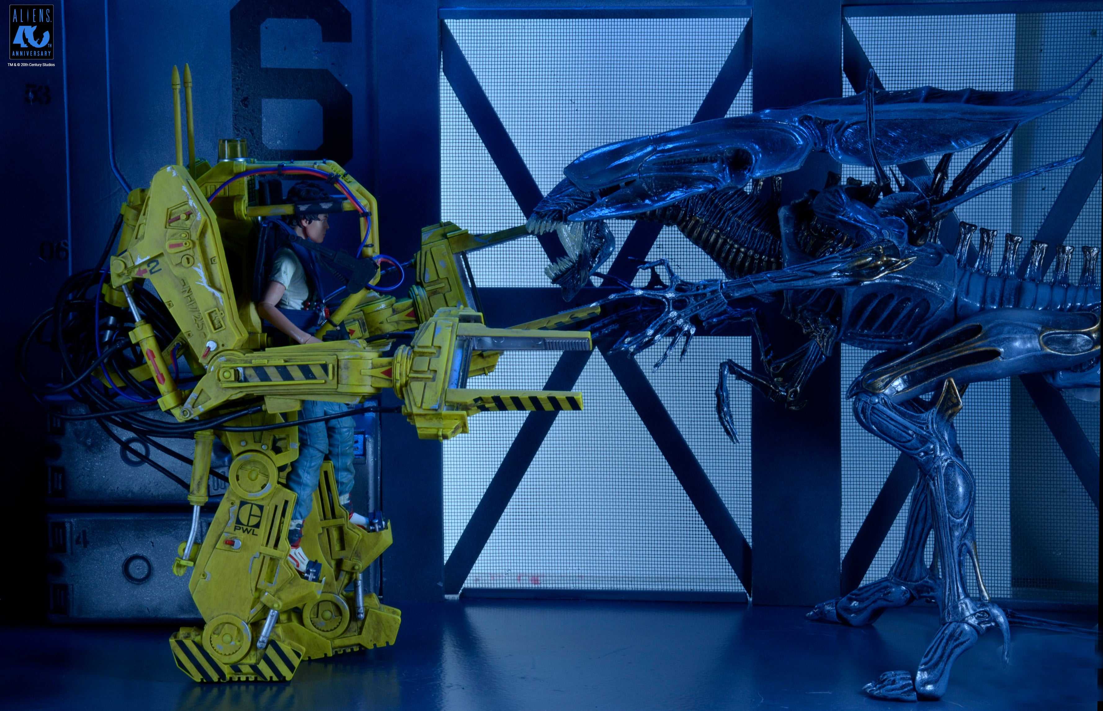 PRE-ORDER NECA - Aliens Deluxe Vehicle - 40th Anniversary Power Loader (P-5000)