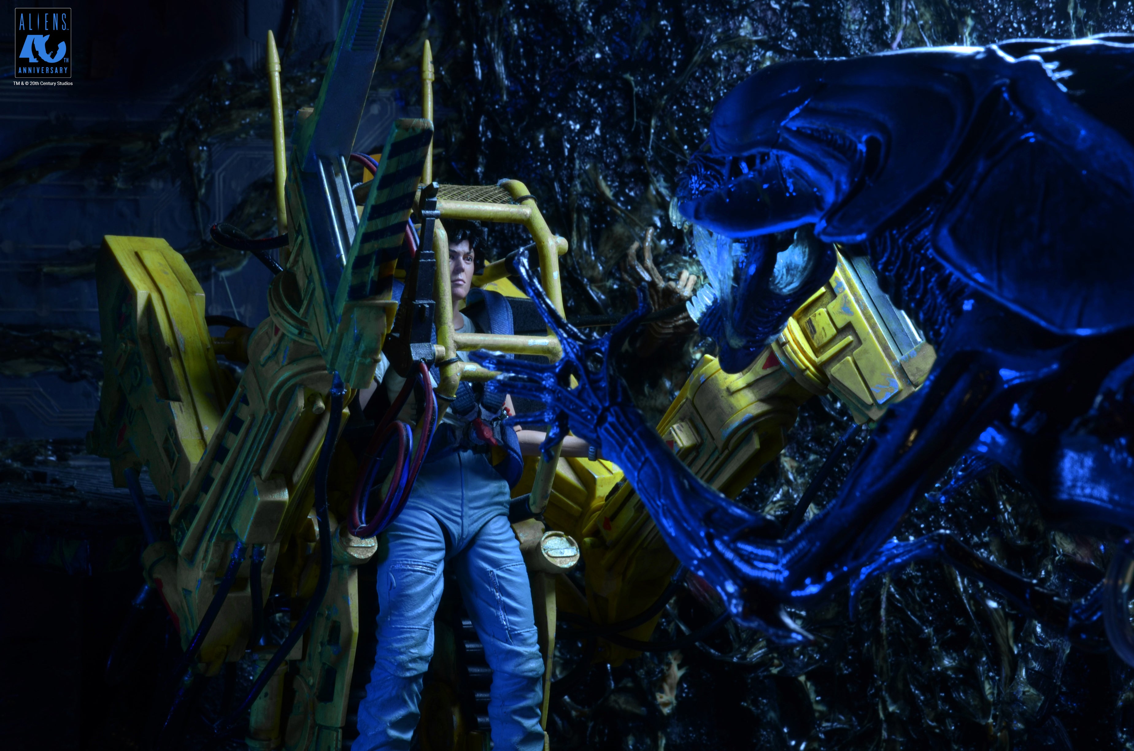 PRE-ORDER NECA - Aliens Deluxe Vehicle - 40th Anniversary Power Loader (P-5000)