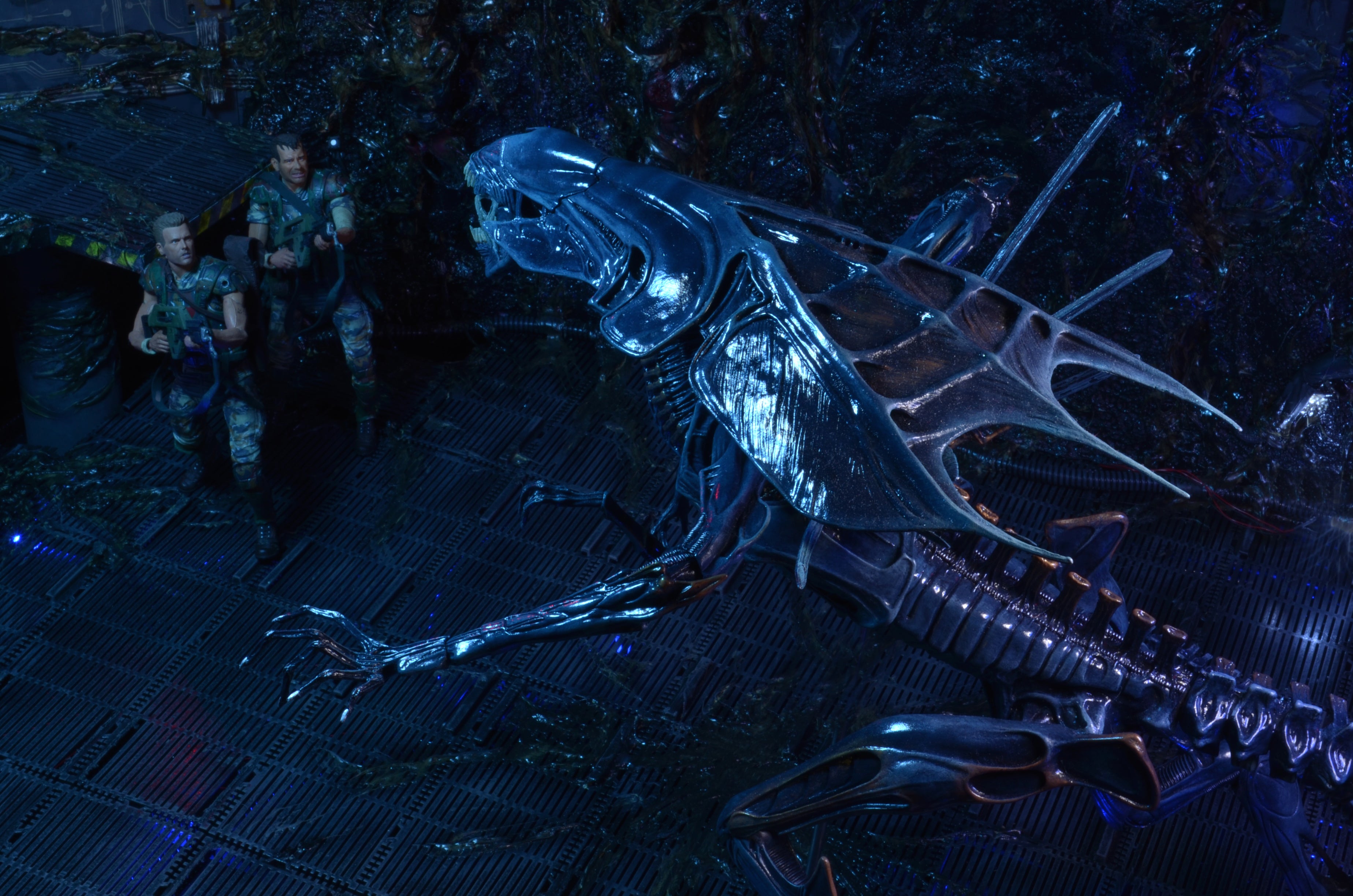 PRE-ORDER Ultra Deluxe Boxed Figure - Aliens - Alien Queen