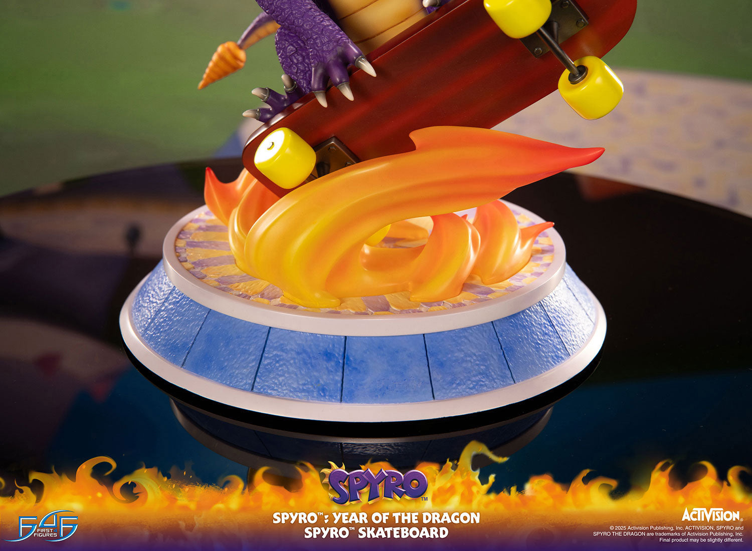 PRE-ORDER First4Figures - Spyro™: Year of the Dragon - Spyro™ Skateboard