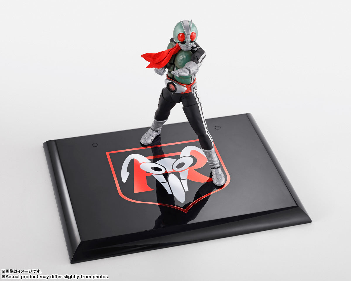 PRE-ORDER Bandai - S.H.Figuarts Shinkocchou Seihou - Kamen Rider - New Kamen Rider 1: Eikou no Showa Rider Edition (w/First Press Limited Base)