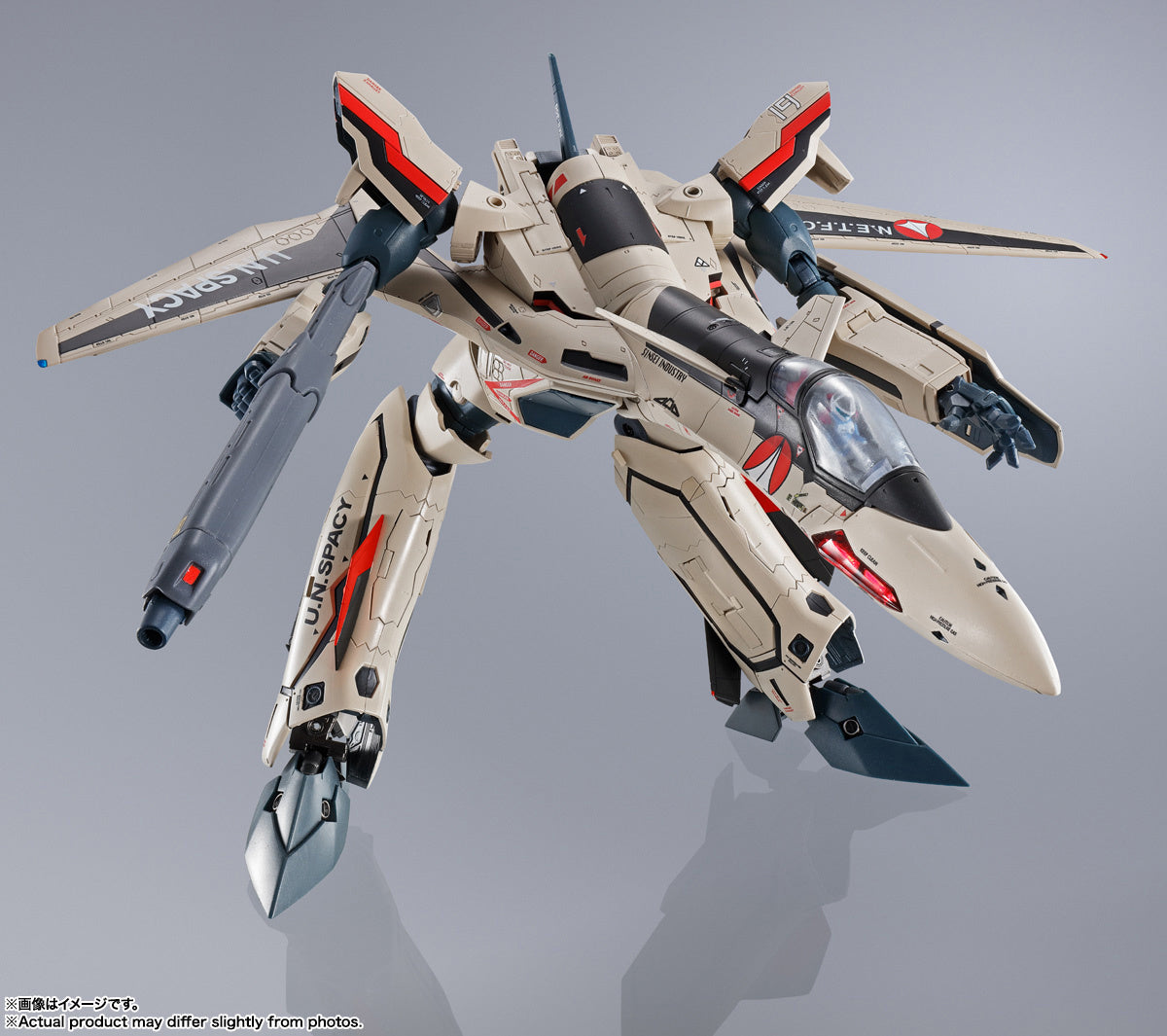 PRE-ORDER Bandai - DX Chogokin - Macross Plus - YF-19 Excalibur: Isamu Dyson Use