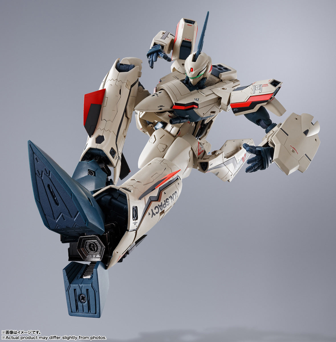 PRE-ORDER Bandai - DX Chogokin - Macross Plus - YF-19 Excalibur: Isamu Dyson Use