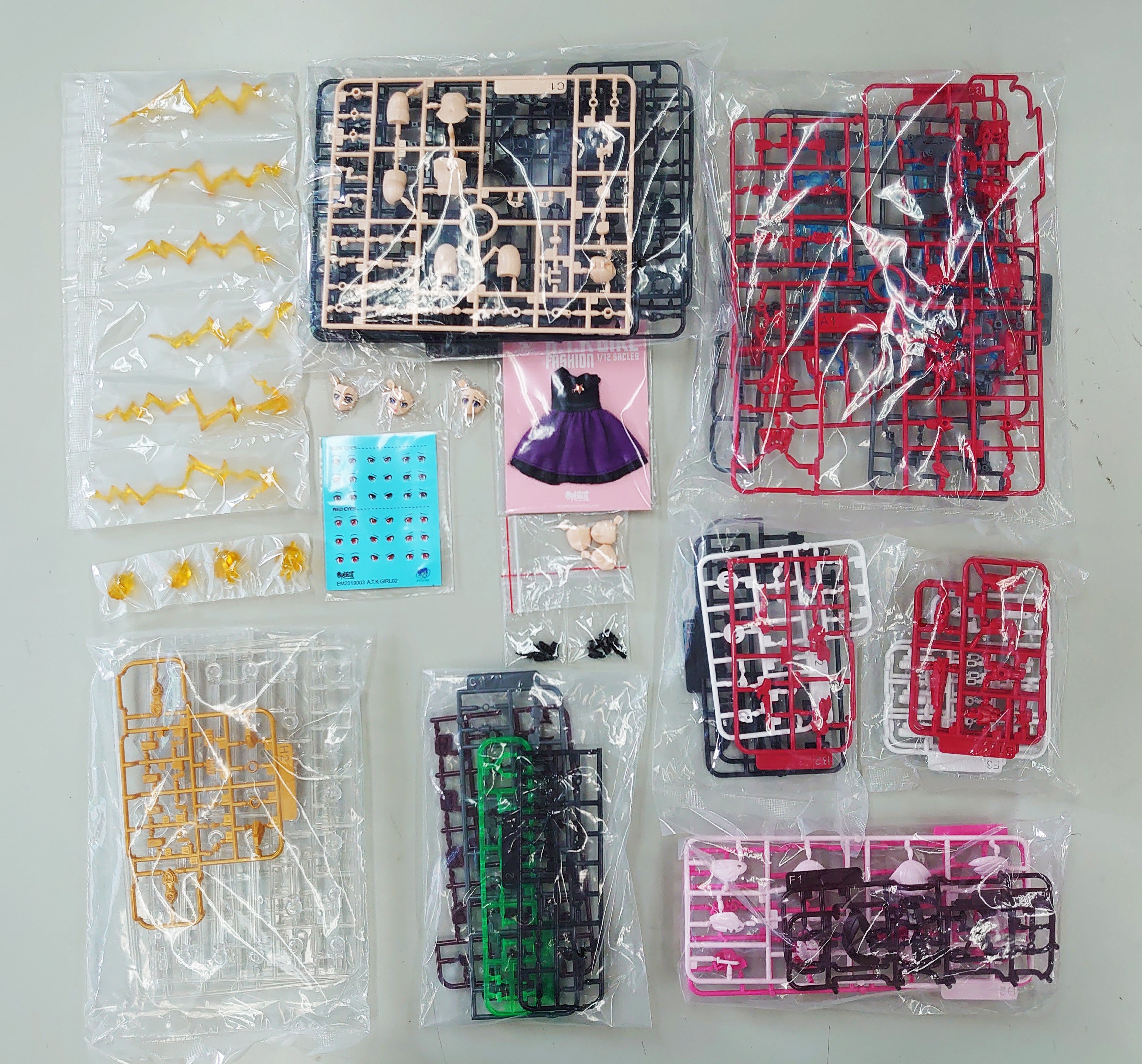 IN-STOCK Eastern Model - A.T.K.Girl - 02 Heracross 1/12