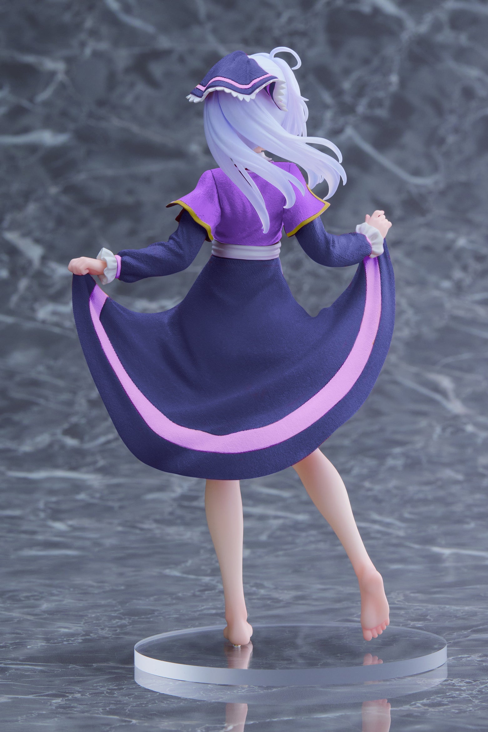 IN-STOCK Taito - Wandering Witch: The Journey of Elaina Coreful Figure - Elaina: Grape-Stomping Girl Ver. Renewal Edition