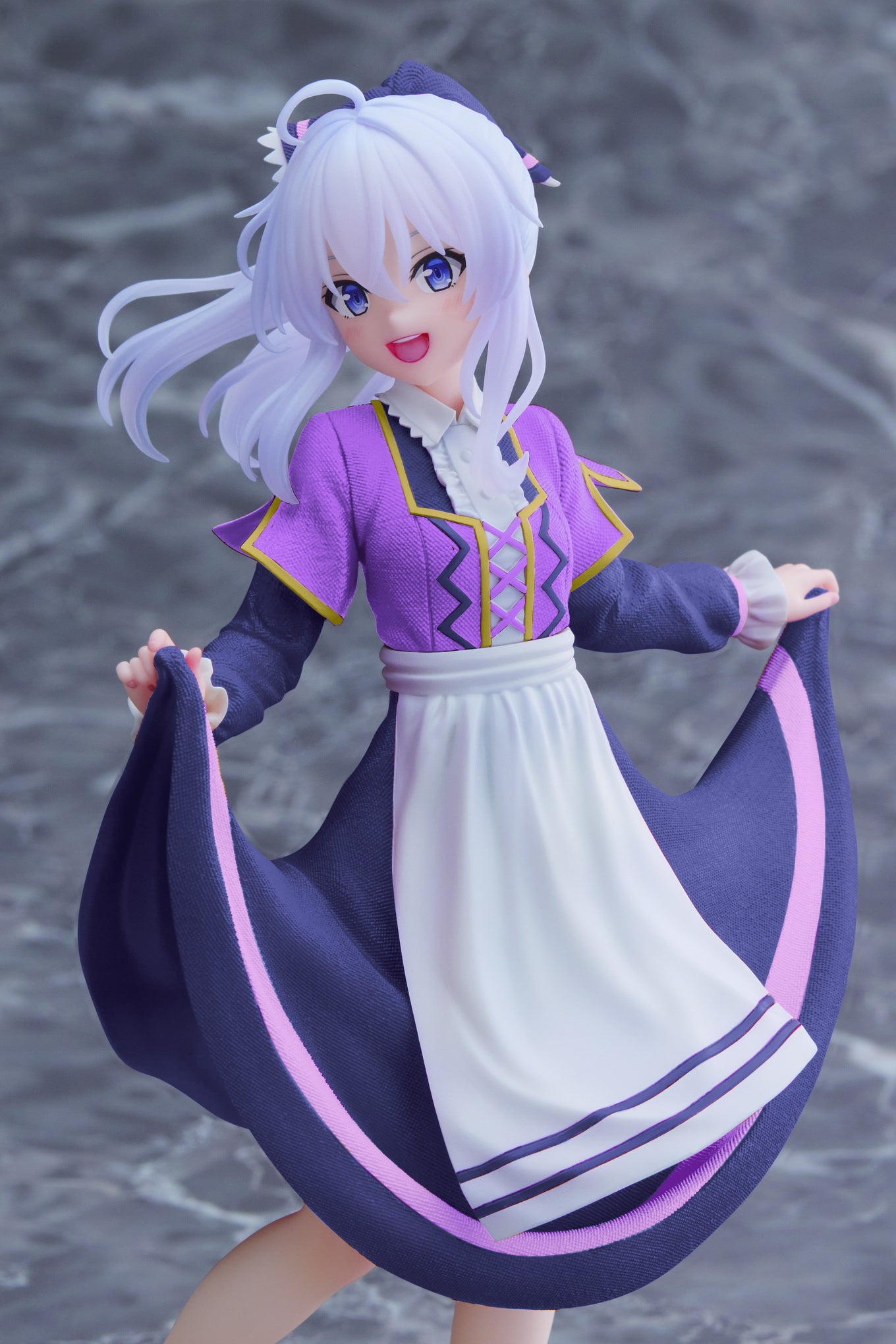 IN-STOCK Taito - Wandering Witch: The Journey of Elaina Coreful Figure - Elaina: Grape-Stomping Girl Ver. Renewal Edition