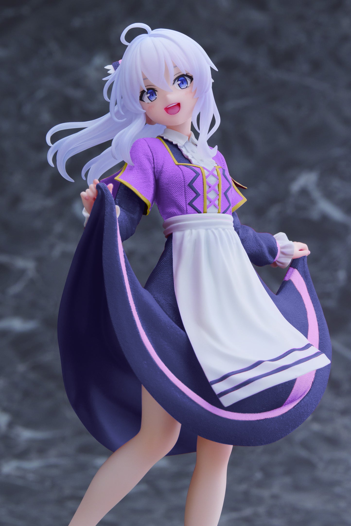 IN-STOCK Taito - Wandering Witch: The Journey of Elaina Coreful Figure - Elaina: Grape-Stomping Girl Ver. Renewal Edition