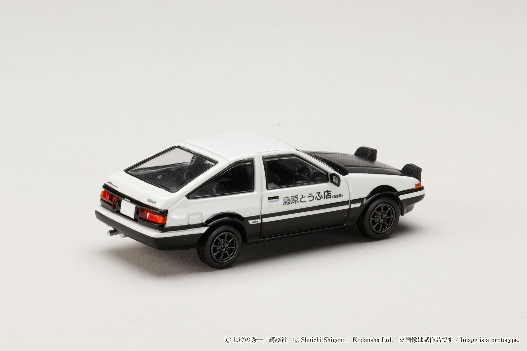 PRE-ORDER Hobby JAPAN - Initial D: Takumi Fujiwara VS Tomoyuki Tachi - Toyota SPRINTER TRUENO (AE86) 1/64 [LIMITED]