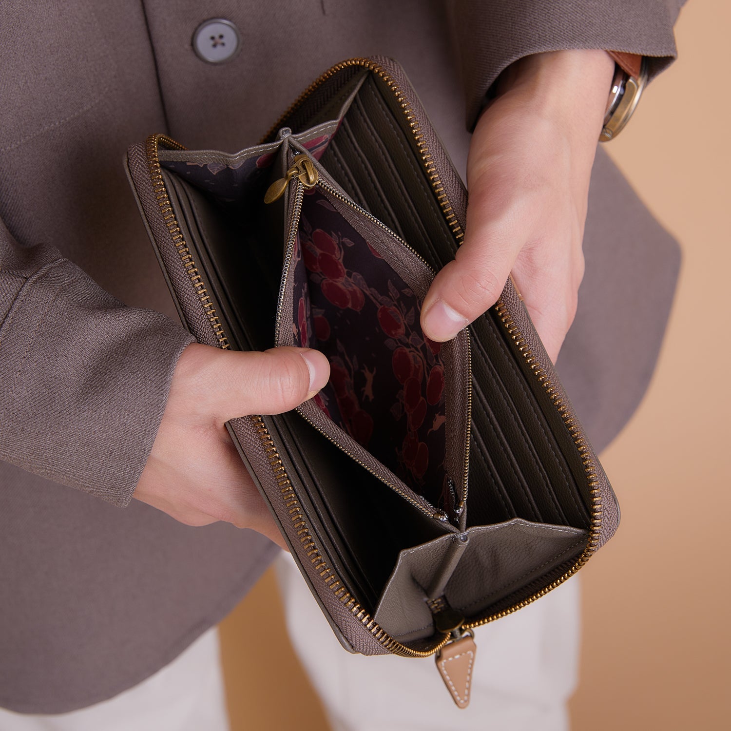 SPECIAL ORDER Super Groupies - Spice and Wolf - Holo Model Long Wallet [EXCLUSIVE]