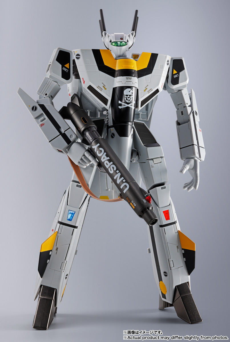 PRE-ORDER Bandai Spirits - DX Chogokin VF-1S - The Super Dimension Fortress Macross - Valkyrie Roy Focker Special Revival Ver.
