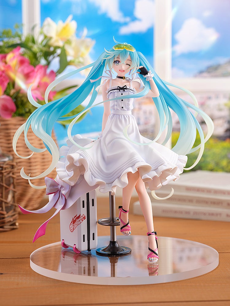 PRE-ORDER Wonderful Works - Hatsune Miku GT Project - Racing Miku 2021: Vacation Style Ver. 1/7