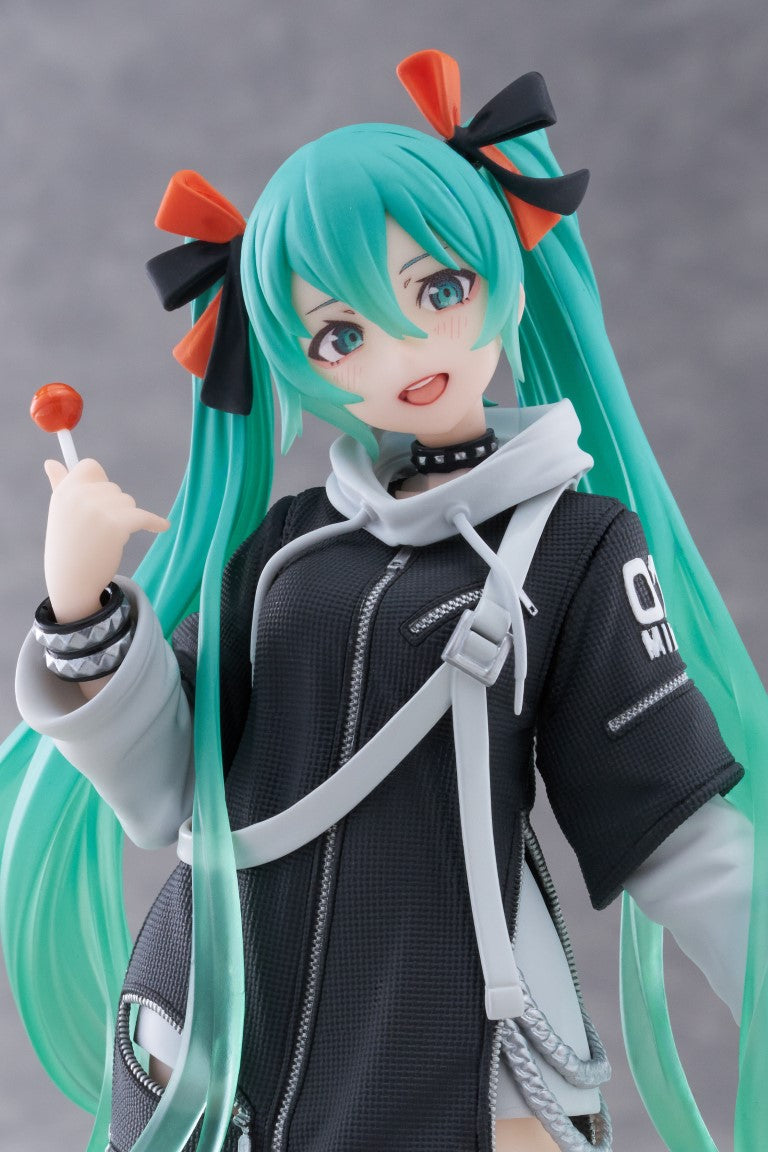 PRE-ORDER Taito - Vocaloid - Hatsune Miku Fashion: Punk Ver.