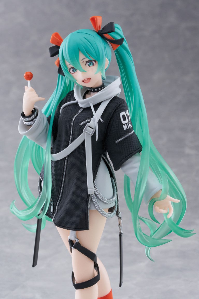 PRE-ORDER Taito - Vocaloid - Hatsune Miku Fashion: Punk Ver.