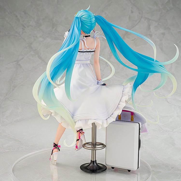 PRE-ORDER Wonderful Works - Hatsune Miku GT Project - Racing Miku 2021: Vacation Style Ver. 1/7