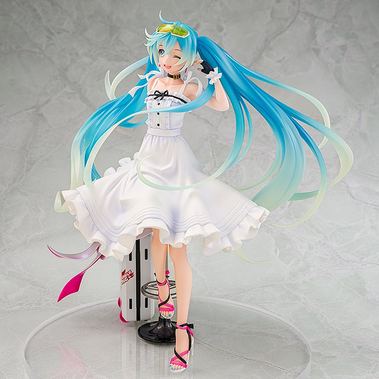 PRE-ORDER Wonderful Works - Hatsune Miku GT Project - Racing Miku 2021: Vacation Style Ver. 1/7