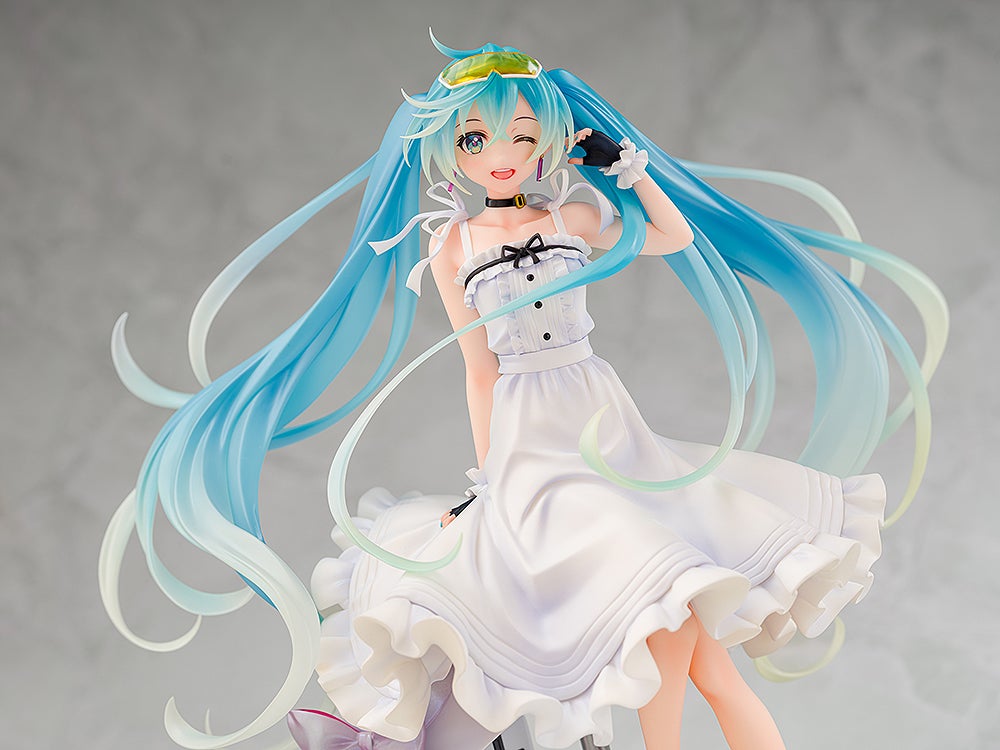 PRE-ORDER Wonderful Works - Hatsune Miku GT Project - Racing Miku 2021: Vacation Style Ver. 1/7