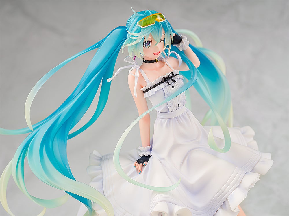 PRE-ORDER Wonderful Works - Hatsune Miku GT Project - Racing Miku 2021: Vacation Style Ver. 1/7