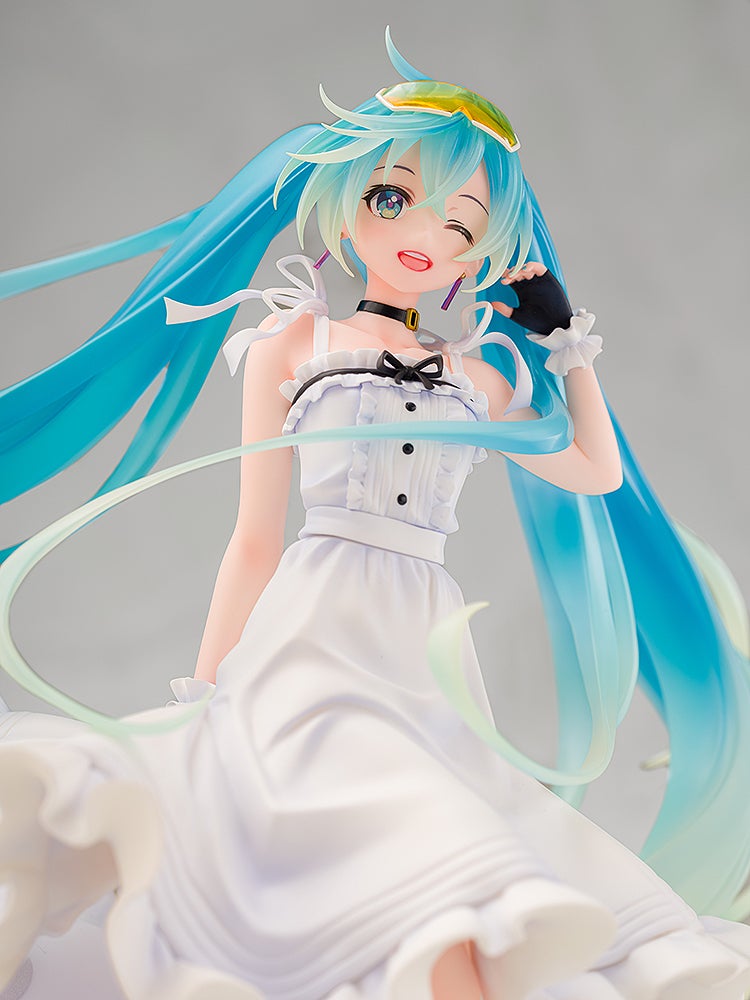 PRE-ORDER Wonderful Works - Hatsune Miku GT Project - Racing Miku 2021: Vacation Style Ver. 1/7
