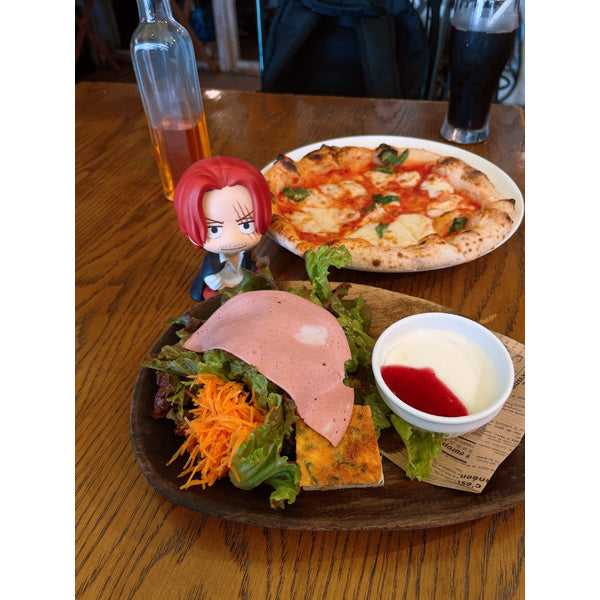 PRE-ORDER MegaHouse - Look Up - One Piece - Shanks