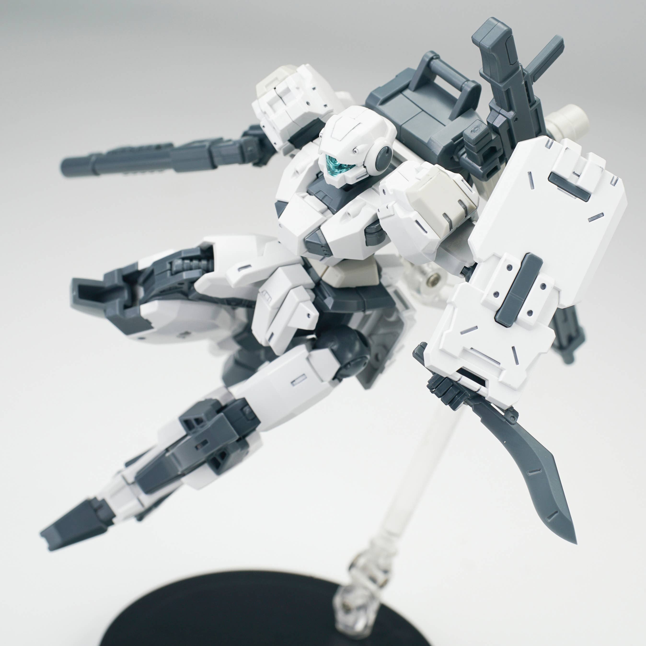 SPECIAL ORDER SHEIK MAINLAND - Ultra Action Trooper - V-gilante: White 1/144 [JP]