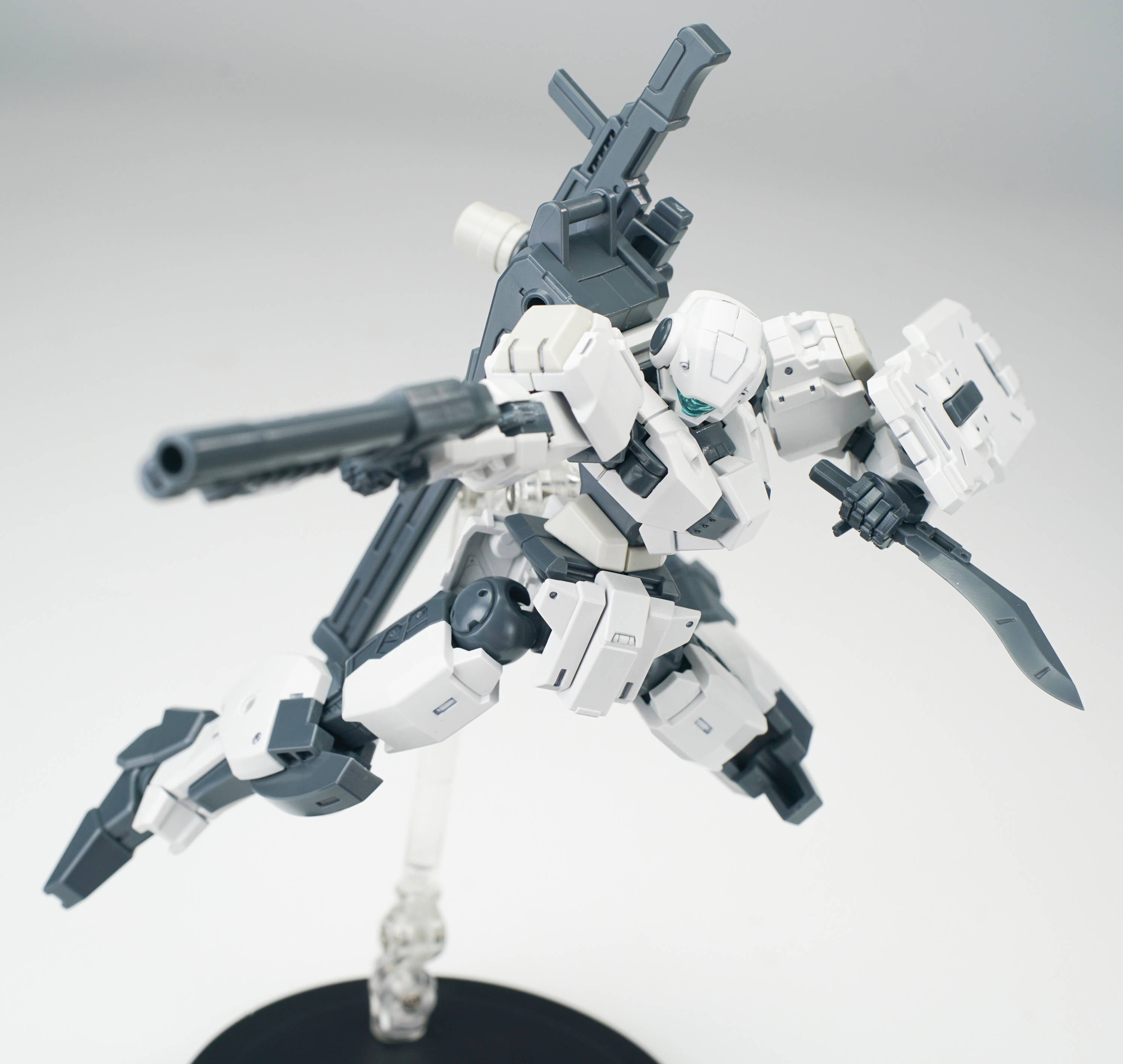 SPECIAL ORDER SHEIK MAINLAND - Ultra Action Trooper - V-gilante: White 1/144 [JP]