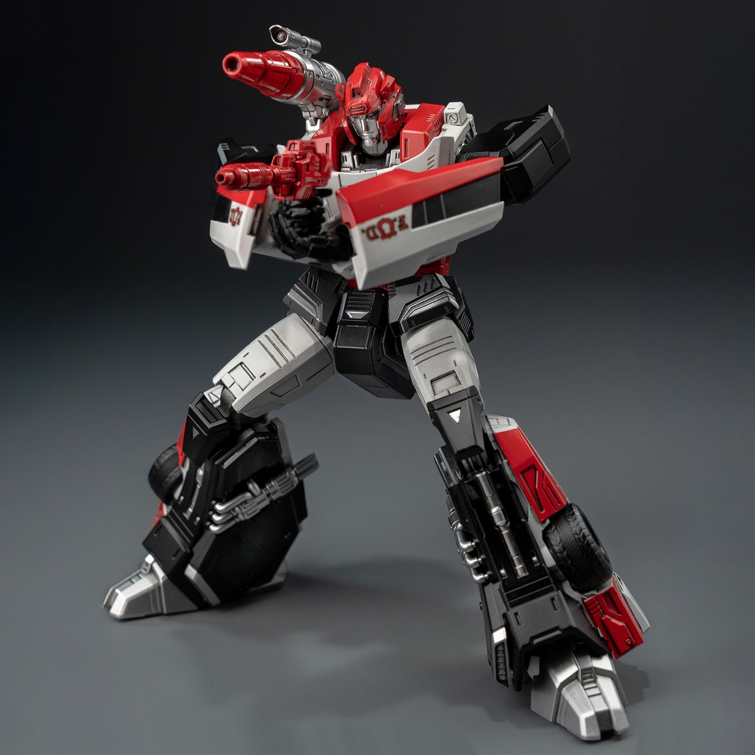 PRE-ORDER threezero - MDLX - Transformers - Red Alert