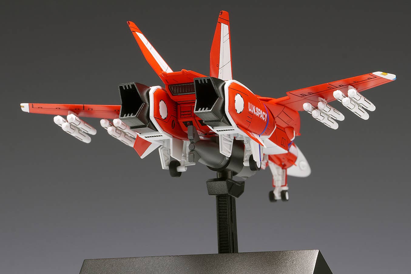 SPECIAL ORDER WAVE - The Super Dimension Fortress Macross - VF-1J Valkyrie [Fighter] Multiplex 1/100 [JP]