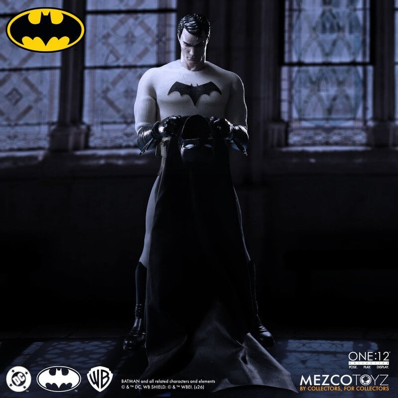 PRE-ORDER MEZCO Toys - One 12 Collective - Batman - Batman: Year One