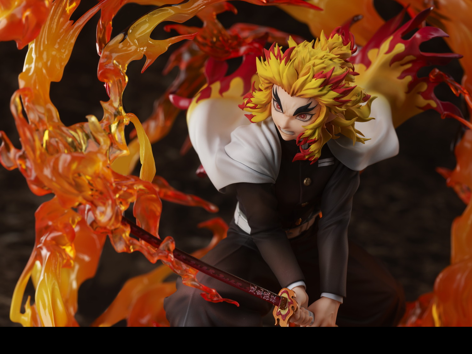 PRE-ORDER Demon Slayer: Kimetsu no Yaiba Mugen Train Arc - Kyojuro Rengoku: Flame Breathing Ninth Form Rengoku 1/8 [EXCLUSIVE]