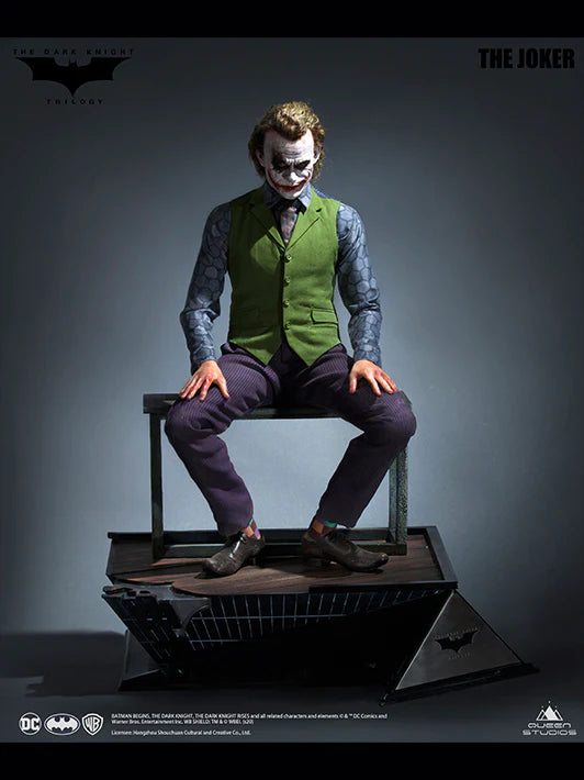 PRE-ORDER The Dark Knight - Joker: Regular Edition 1/3