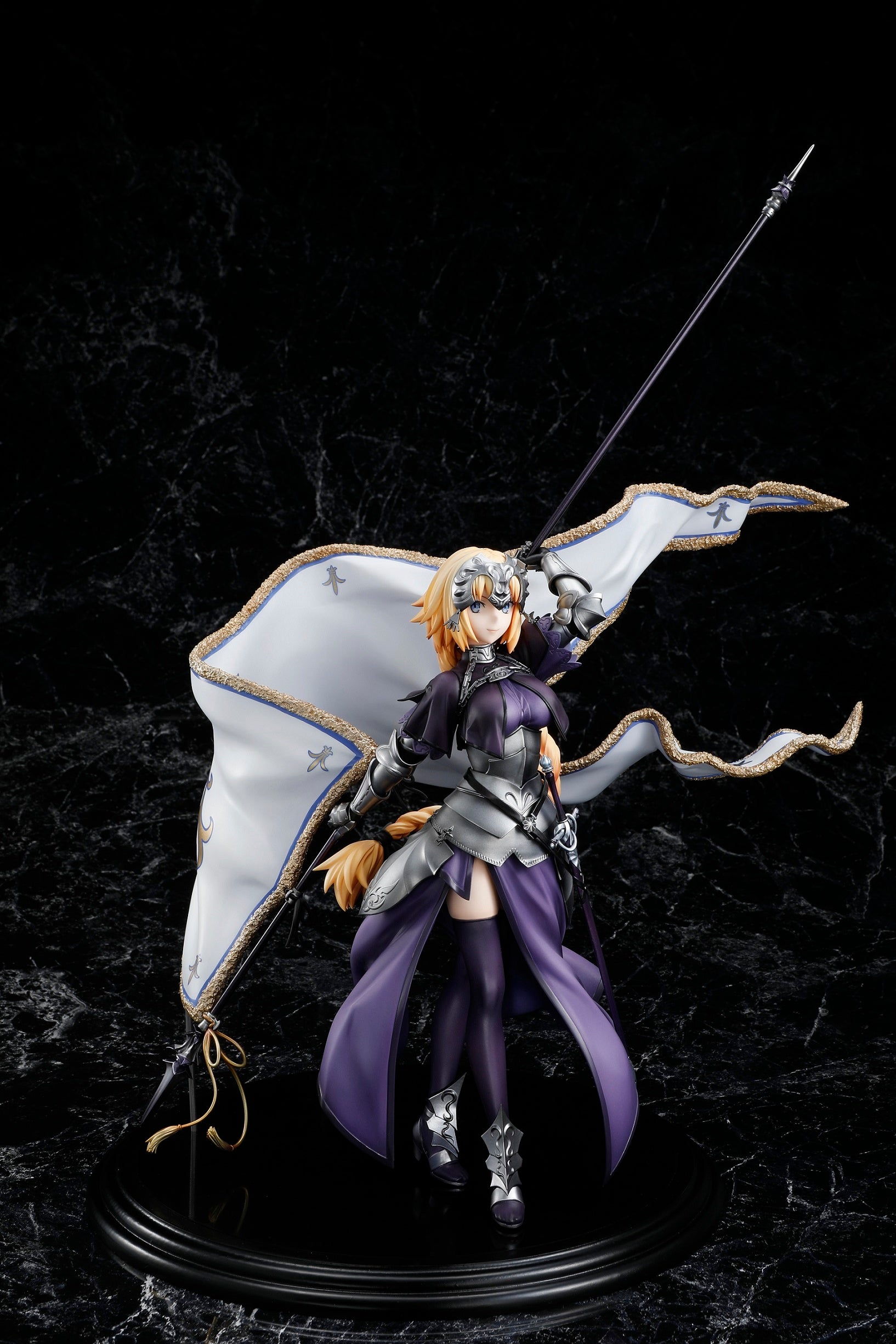 PRE-ORDER Fate/Grand Order - Jeanne D'Arc: Renewal Package Ver. 1/7
