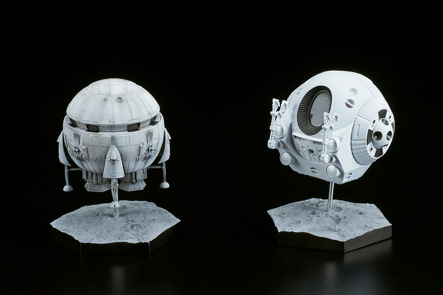 PRE-ORDER 2001: A SPACE ODYSSEY - Aries Ib & EVA Pod