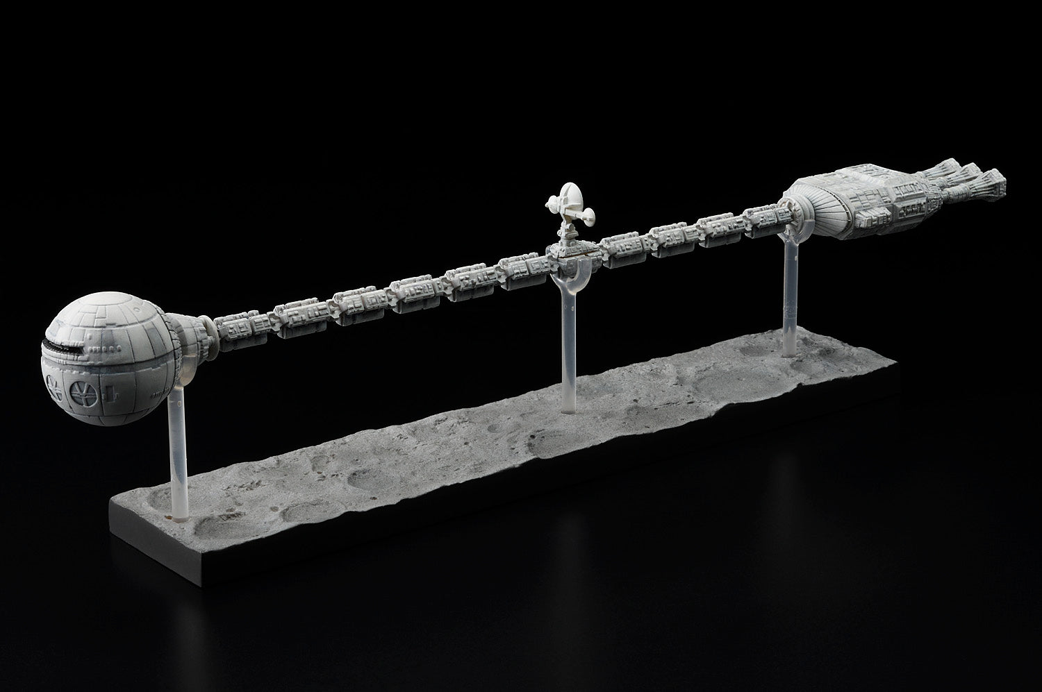 PRE-ORDER 2001: A SPACE ODYSSEY - Discovery One